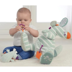 Dolce Toys Kangoeroe 10 Dolce Toys Kangoeroe -Kinderspeelgoed Winkel dolce toys kangoeroe a314401 3