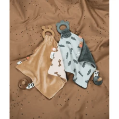 Done By Deer ™ Knuffeldoekje Met Bijtring Raffi, Mosterdgeel -Kinderspeelgoed Winkel done by deer knuffeldoekje met bijtring raffi mosterdgeel a302619 1