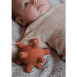 Filibabba Motorische Bal Baby Sense Bal Roest -Kinderspeelgoed Winkel filibabba motorische bal baby sense bal roest a333367 3