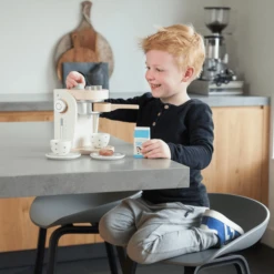 New Classic Toys® New Classic Toys Koffiemachine Crème -Kinderspeelgoed Winkel new classic toys koffiemachine creme a300805 2