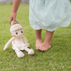 Rubens Barn Doll Iris - Ecobuds 8 Rubens Barn Doll Iris - Ecobuds -Kinderspeelgoed Winkel rubens barn doll iris ecobuds a359751 1