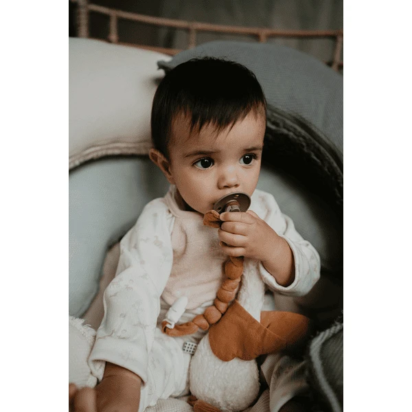Snoozebaby Biologische Fopspeen Riem Toffee 4 Snoozebaby Biologische Fopspeen Riem Toffee - Image 2