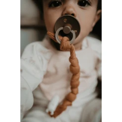 Snoozebaby Biologische Fopspeen Riem Toffee 9 Snoozebaby Biologische Fopspeen Riem Toffee -Kinderspeelgoed Winkel snoozebaby biologische fopspeen riem toffee a351829 2