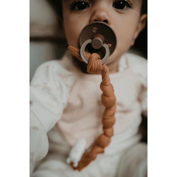 Snoozebaby Biologische Fopspeen Riem Toffee 5 Snoozebaby Biologische Fopspeen Riem Toffee - Image 3